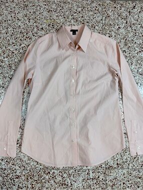 Ann‎ Taylor Women’s Pale Pink Button-Up Dress Shirt 8